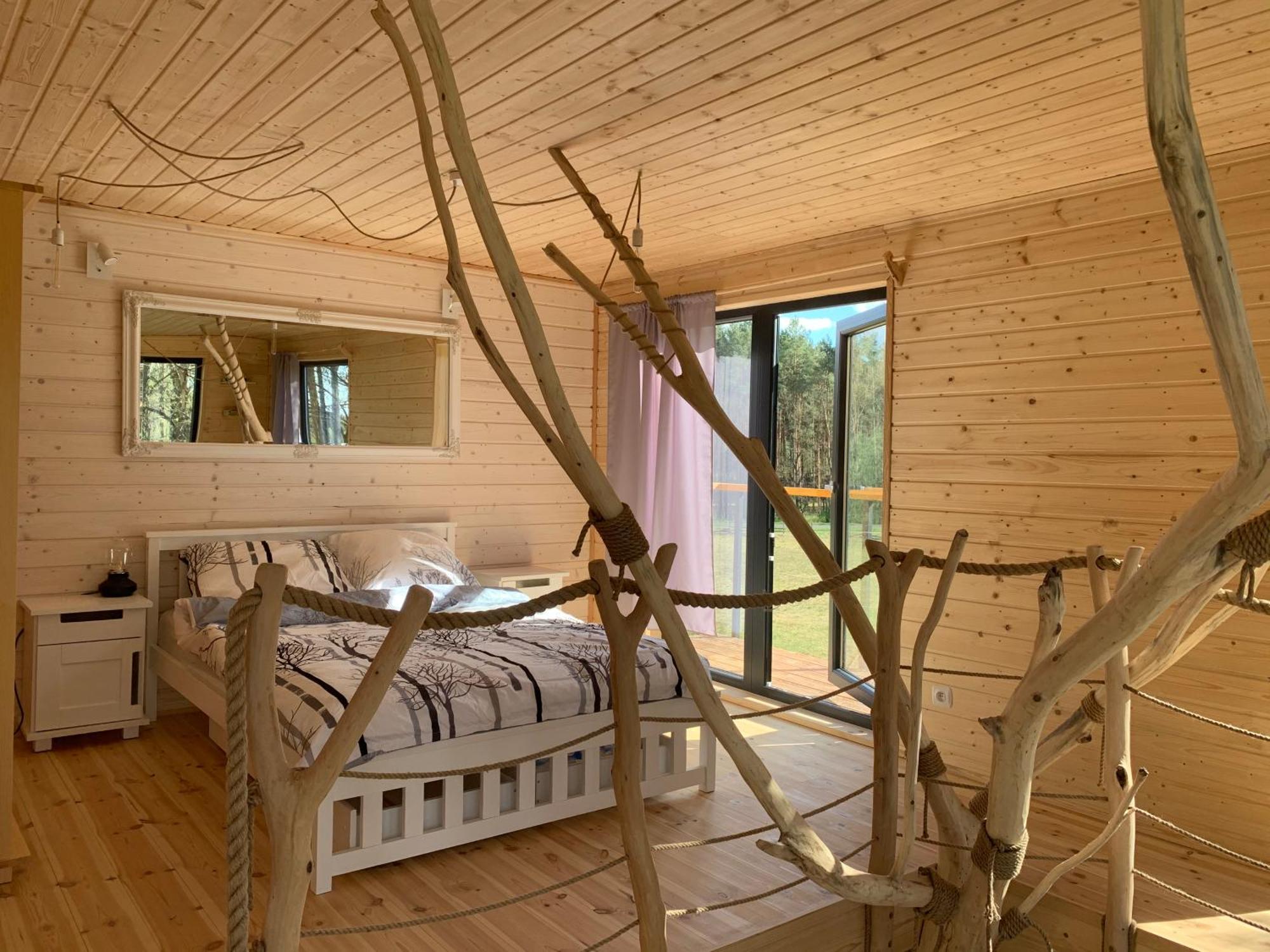 Domek Na Drzewie W Dolinie Uradu Экстерьер фото